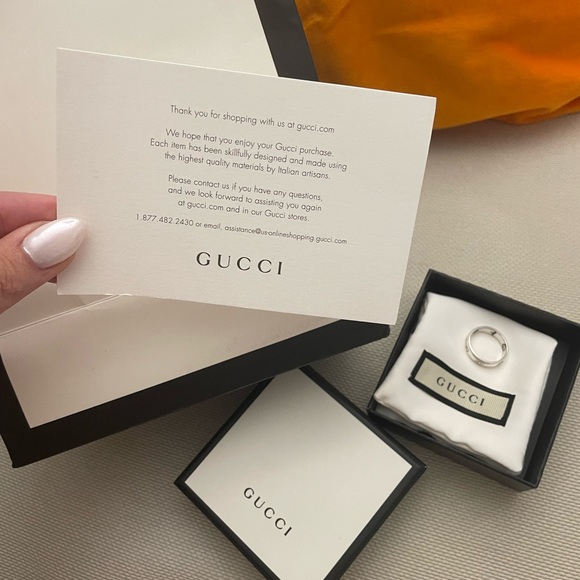 Gucci blind for love ring Italian size 17/18 fits like a medium or a 7 or 8. - Picture 3 of 5